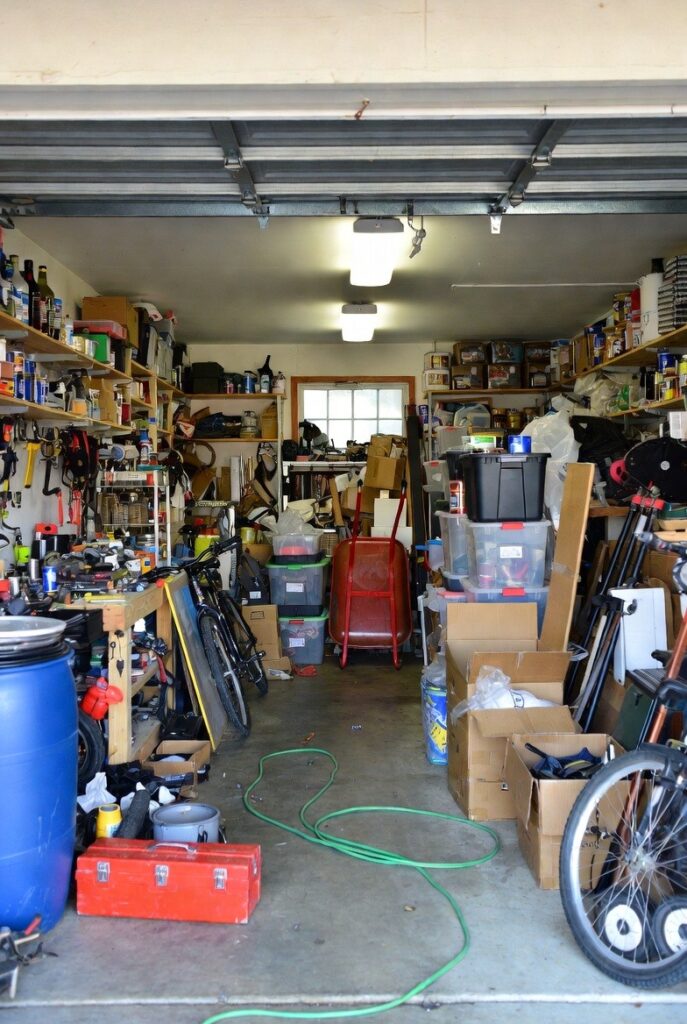 Unordnung in der Garage